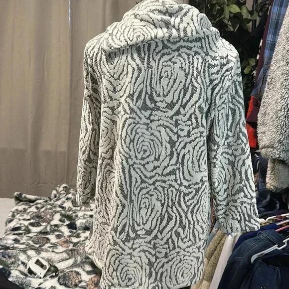 Ruby Road jacquard asymmetrical top - Picture 5 of 5